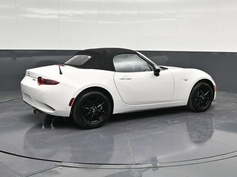 Used 2020 MAZDA MX-5 Miata Sport image 3