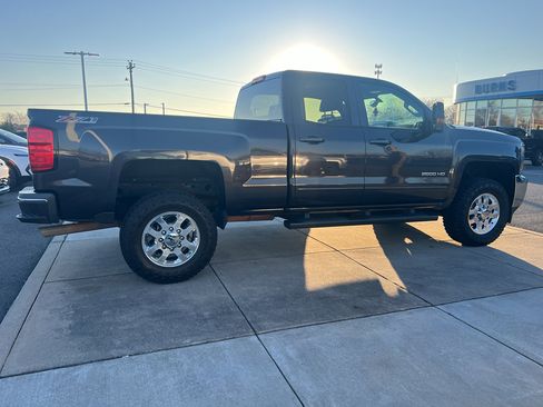 Used 2015 Chevrolet Silverado 2500 LT w/ LT Convenience Package image 7