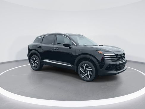 New 2026 Nissan Kicks SV w/ Charging Package FWD image 2
