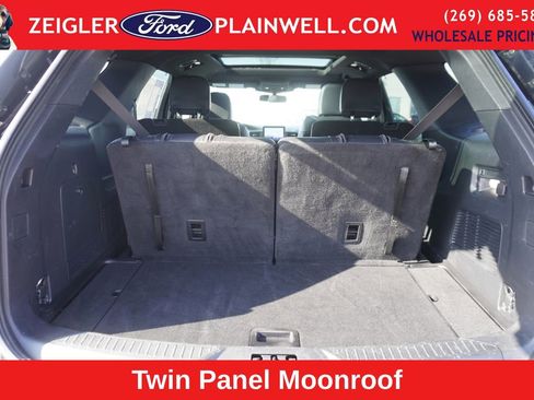 Used 2022 Ford Explorer ST w/ ST Street Pack image 10