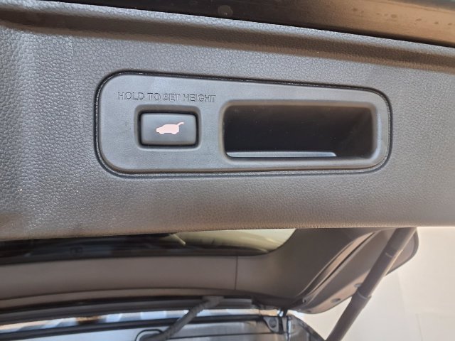 Certified 2024 Honda Pilot Touring image 10