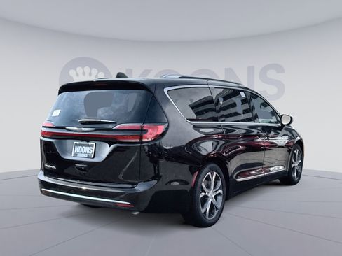 New 2026 Chrysler Pacifica Pinnacle image 7