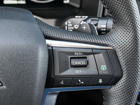 New 2024 Mitsubishi Outlander SE image 31