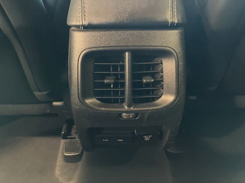 Used 2020 Jeep Cherokee Limited image 24