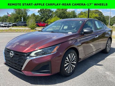 Used 2024 Nissan Altima 2.5 SV FWD image 1
