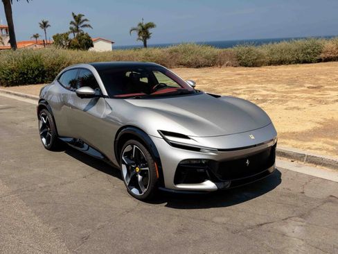 Certified 2025 Ferrari Purosangue image 31