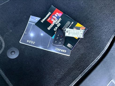 Used 2024 GMC Yukon AT4 image 20