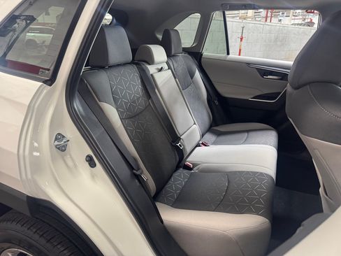 Certified 2025 Toyota RAV4 XLE w/ Convenience Package FWD image 17