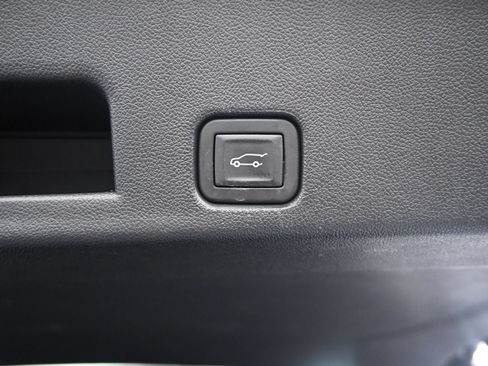 Used 2024 Chevrolet Traverse LS FWD image 30