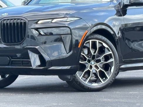 Used 2025 BMW X7 xDrive40i w/ M Sport Package AWD/4WD image 2