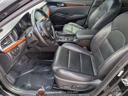 Used 2019 Kia Cadenza Technology FWD image 12