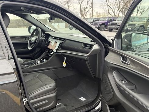 New 2026 Jeep Grand Cherokee Laredo image 27