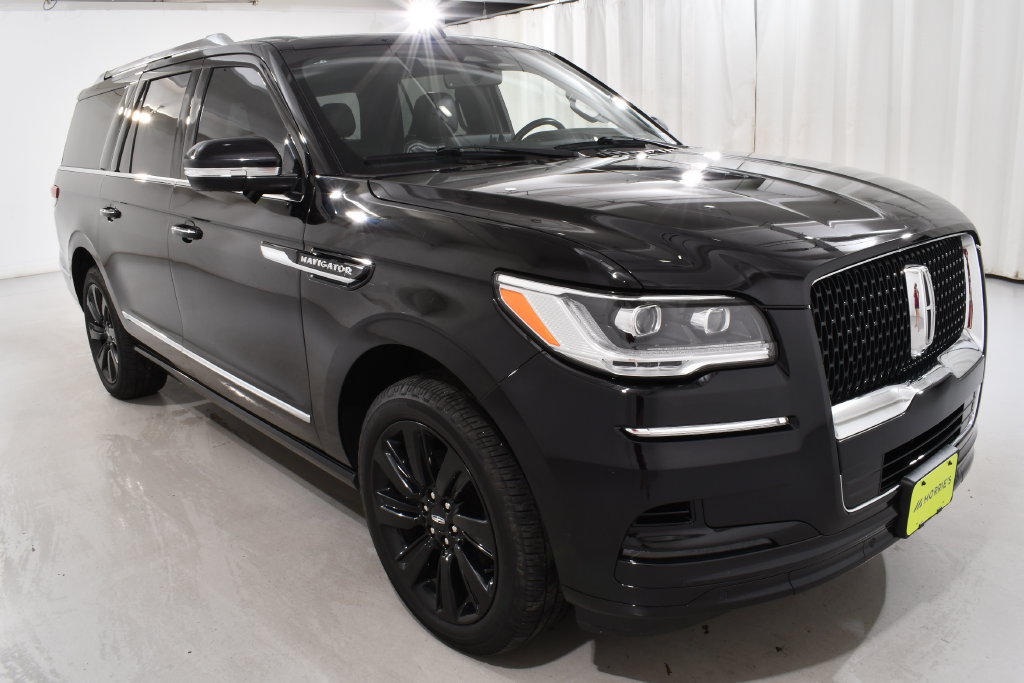Used 2024 Lincoln Navigator L Reserve AWD/4WD image 5