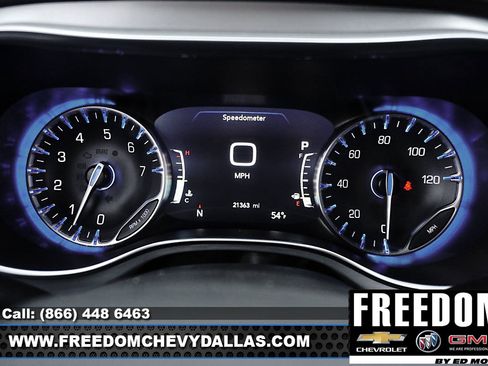 Used 2025 Chrysler Pacifica Limited image 15