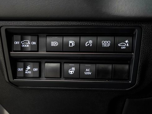 Used 2024 Toyota Sequoia Platinum AWD/4WD image 41