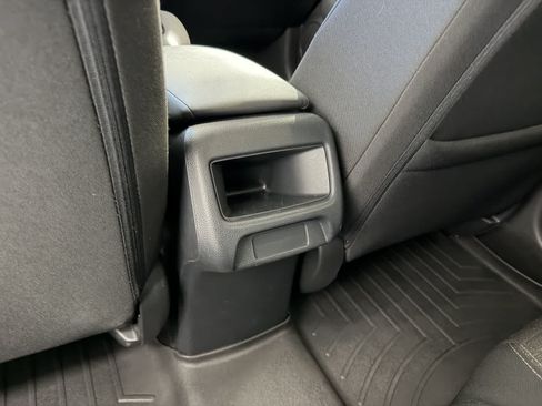 Used 2023 Honda HR-V LX image 13