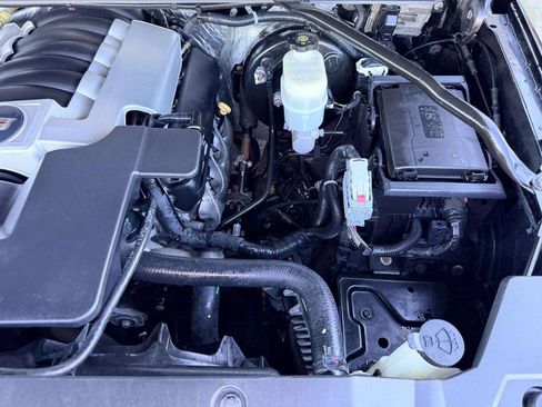 Used 2016 Cadillac Escalade Luxury AWD/4WD image 17