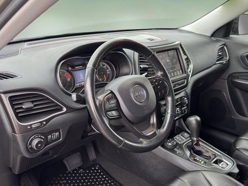 Used 2020 Jeep Cherokee Trailhawk w/ Cold Weather Group image 18