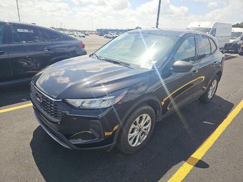 Used 2025 Ford Escape Active AWD/4WD image 3