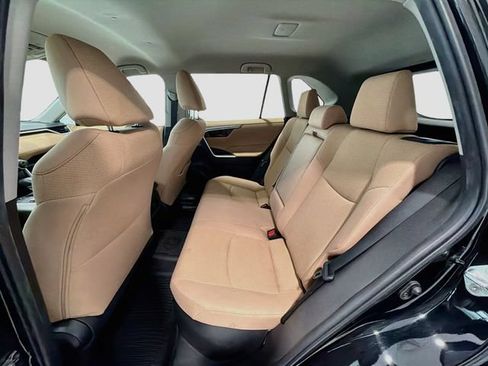 Certified 2023 Toyota RAV4 LE AWD/4WD image 20