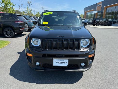 Used 2023 Jeep Renegade Altitude w/ Sun/Sound Group AWD/4WD image 2