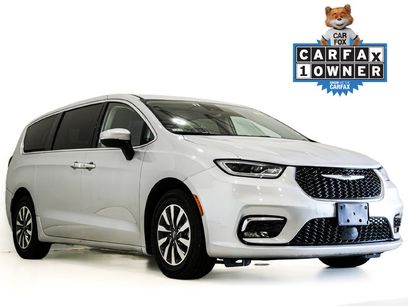 Used 2023 Chrysler Pacifica Touring-L