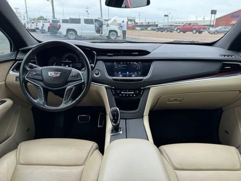 Used 2019 Cadillac XT5 Premium Luxury FWD image 7
