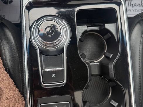 Used 2019 Ford Edge Titanium w/ Equipment Group 301A AWD/4WD image 26