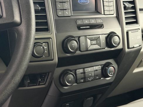 Used 2021 Ford F550 4x4 Regular Cab Super Duty image 40