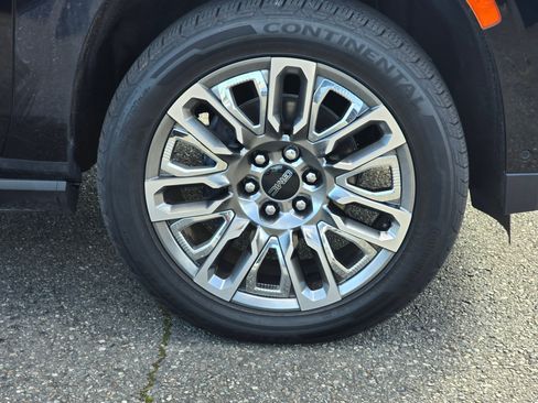 Used 2023 GMC Yukon Denali Ultimate image 9