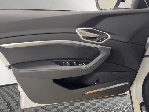 Used 2024 Audi Q8 e-tron Premium Plus image 14