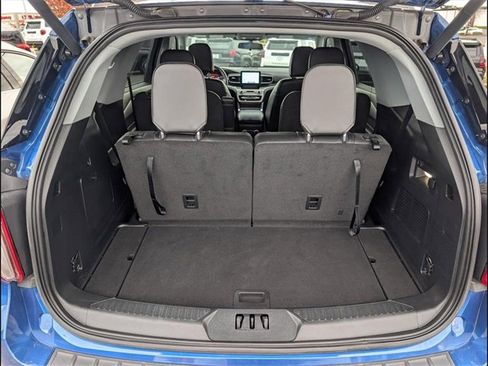 Used 2022 Ford Explorer XLT w/ Equipment Group 202A image 20