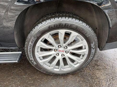 Certified 2022 GMC Yukon XL Denali w/ Denali Premium Package image 24