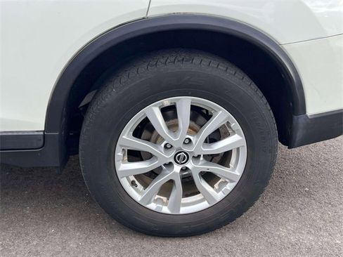 Used 2019 Nissan Rogue S w/ Special Edition Package image 11