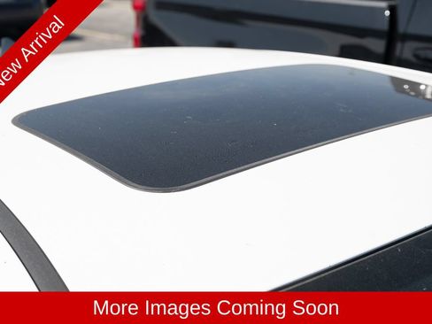 Used 2025 Hyundai Elantra SEL FWD image 8