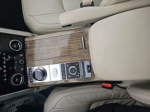 Used 2018 Land Rover Range Rover Supercharged image 15