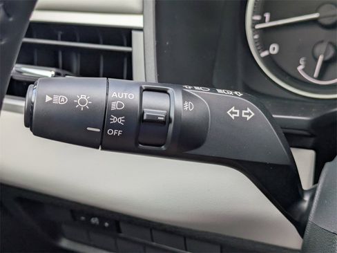 New 2025 Mitsubishi Outlander SE image 27