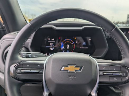 Used 2025 Chevrolet Colorado W/T w/ WT Custom Package image 11