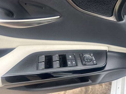 Certified 2025 Lexus ES 300h w/ Accessory Package (Z2) image 12