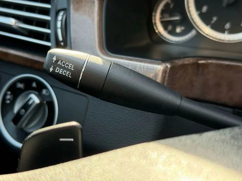 Used 2011 Mercedes-Benz E 350 4MATIC Sedan image 22