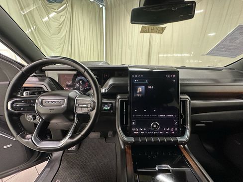 Used 2025 GMC Yukon Denali AWD/4WD image 32