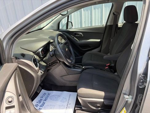 Used 2020 Chevrolet Trax LS w/ LPO, Protection Package AWD/4WD image 18