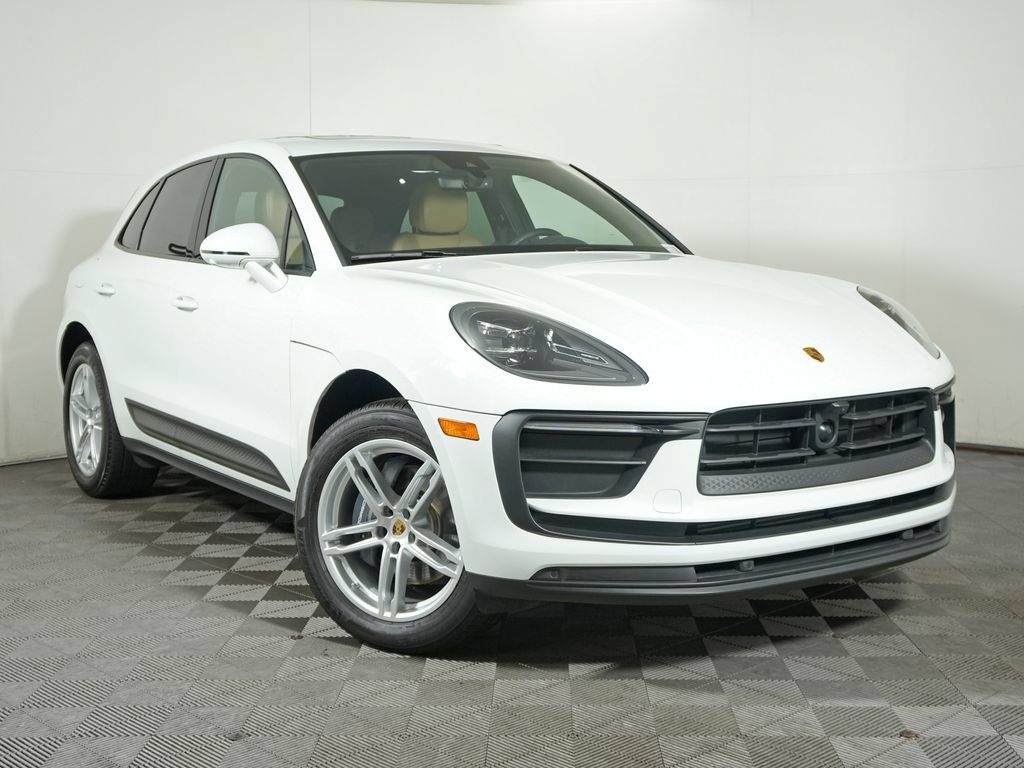 Certified 2025 Porsche Macan w/ Premium Package Plus AWD/4WD image 9