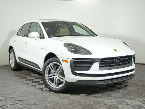 Certified 2025 Porsche Macan w/ Premium Package Plus AWD/4WD image 9