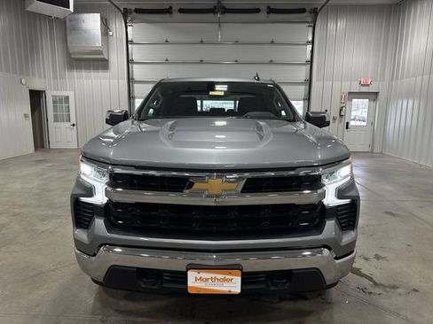Used 2025 Chevrolet Silverado 1500 LT image 3