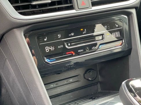 Certified 2025 Volkswagen Taos SEL w/ Black Wheel Plus Package image 21