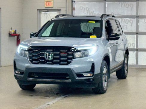 Used 2022 Honda Passport TrailSport image 3