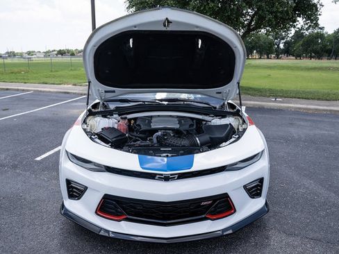 Used 2017 Chevrolet Camaro SS RWD image 24