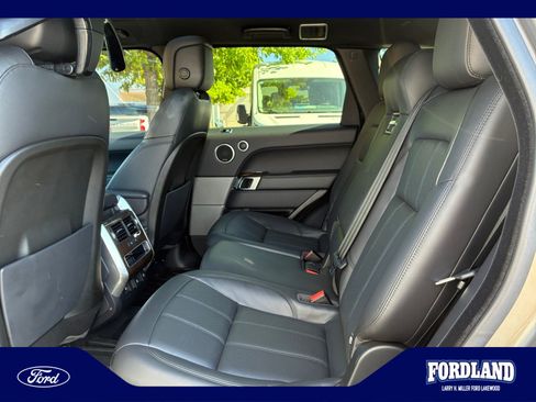 Used 2018 Land Rover Range Rover Sport HSE AWD/4WD image 17