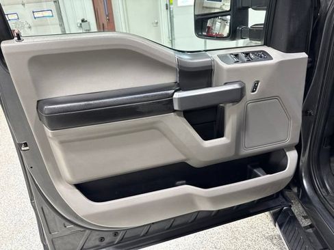 Used 2018 Ford F150 XLT w/ Equipment Group 302A Luxury AWD/4WD image 12
